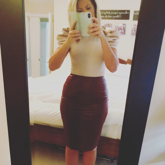 Taupe Short Puff Sleeve Bodysuit - Picture 4 of 5